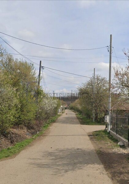 Teren 1525 mp constructii existente: 69 mp curent electric Vlad Tepes, Comana